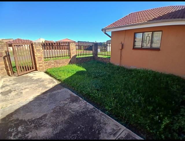 3 BEDROOM FREEHOLD FOR SALE IN SEBOKENG ZONE 10